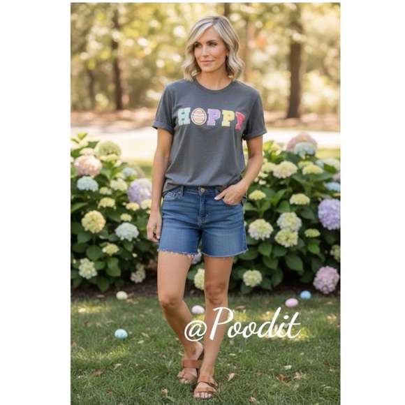 poodit Tops - Hoppy Easter grey soft loose fit Easter holiday tee SMALL